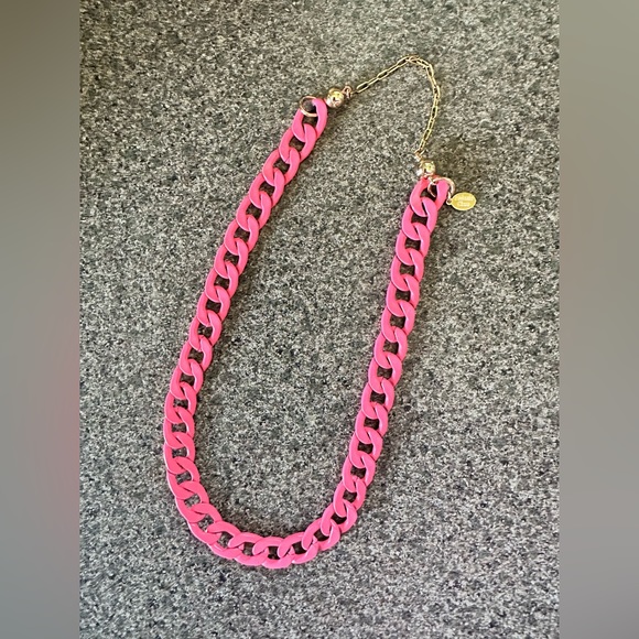 “Shakira” Coral pink enamel curb chain necklace from BAR - Picture 2 of 3
